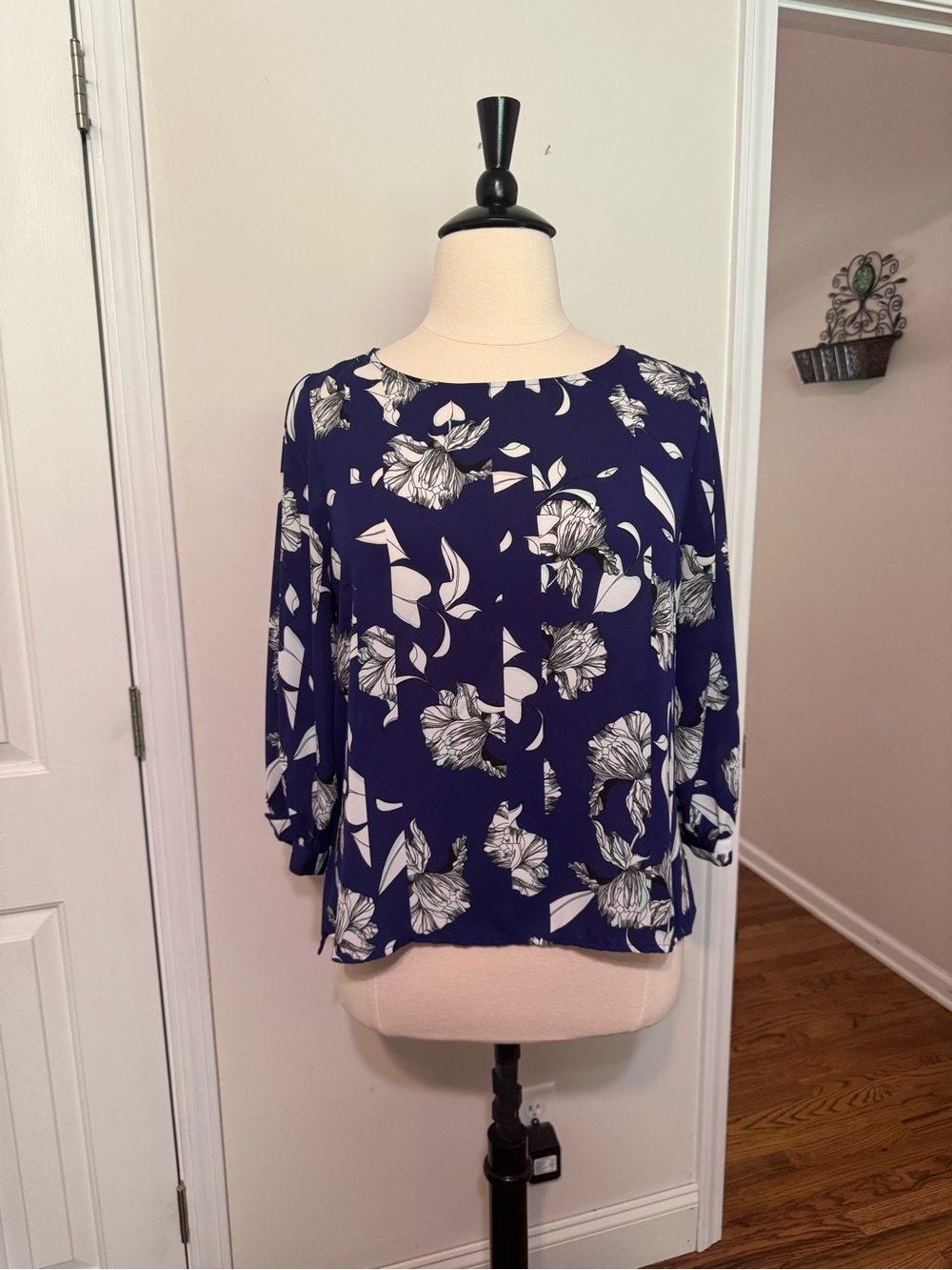 Apt. 9 Navy and White Floral Long-Sleeve Blouse